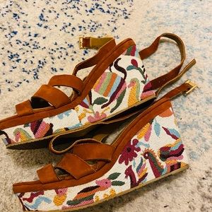 MOVING SALE 🎈 Kanvas Wedge Sandals